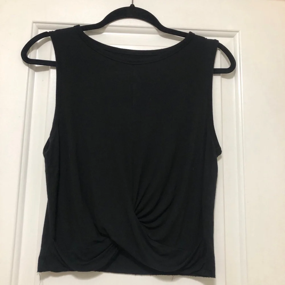 ALO Yoga Black Sleeveless Twist-Front Tank top size Small